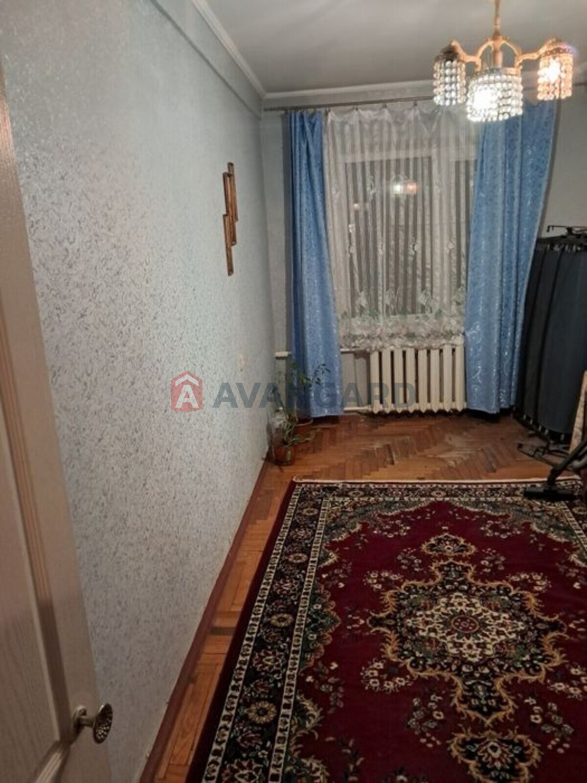 2 ��. ��������, 42/-/7 ��. �., 5/5 ������ ���� 9