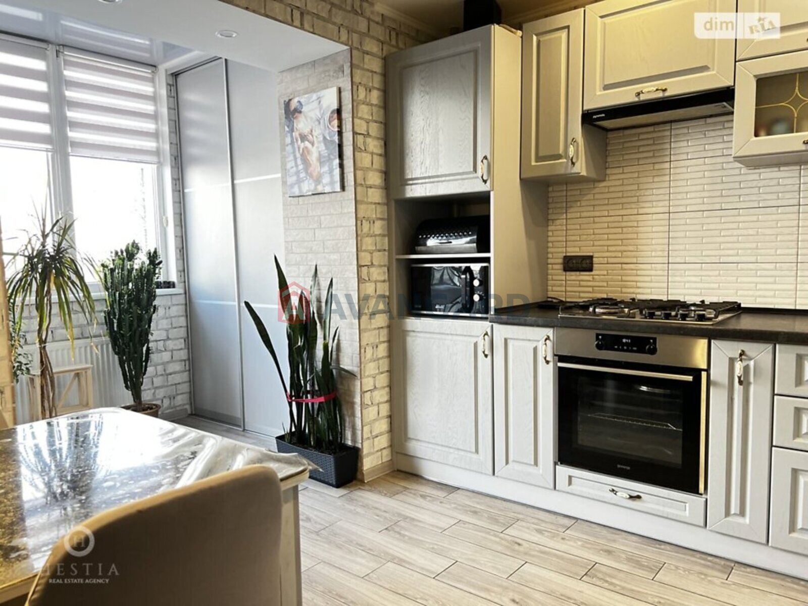 3 ��. ��������, 68/-/12 ��. �., 4/10 ������ ���� 25