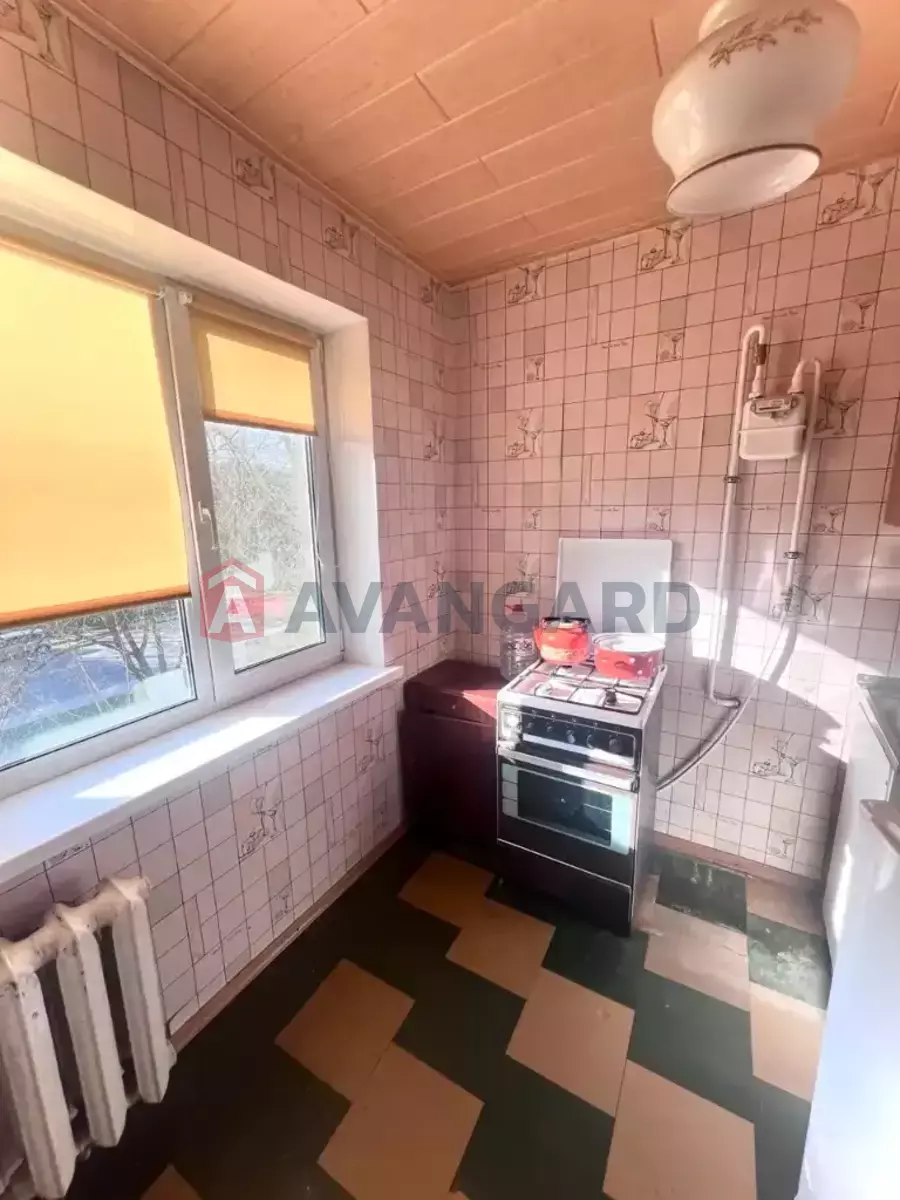 1 ��. ��������, 33/17/5 ��. �., 3/5 ������ ���� 4