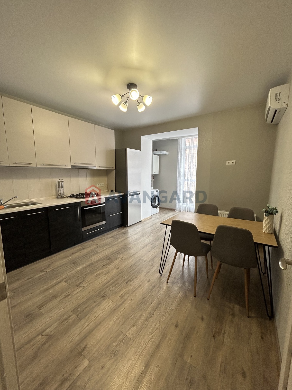 2 ��. ��������, 67,7/33,5/18,9 ��. �., 10/12 ������ ���� 2