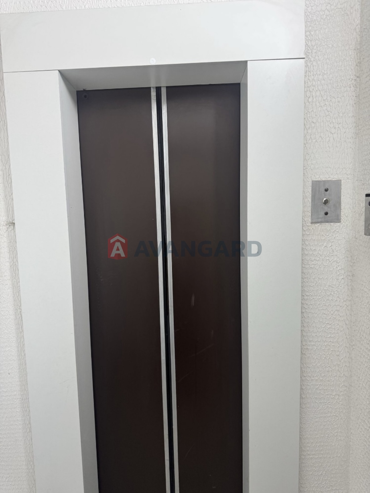 2 ��. ��������, 48/43/12 ��. �., 9/10 ������ ���� 16