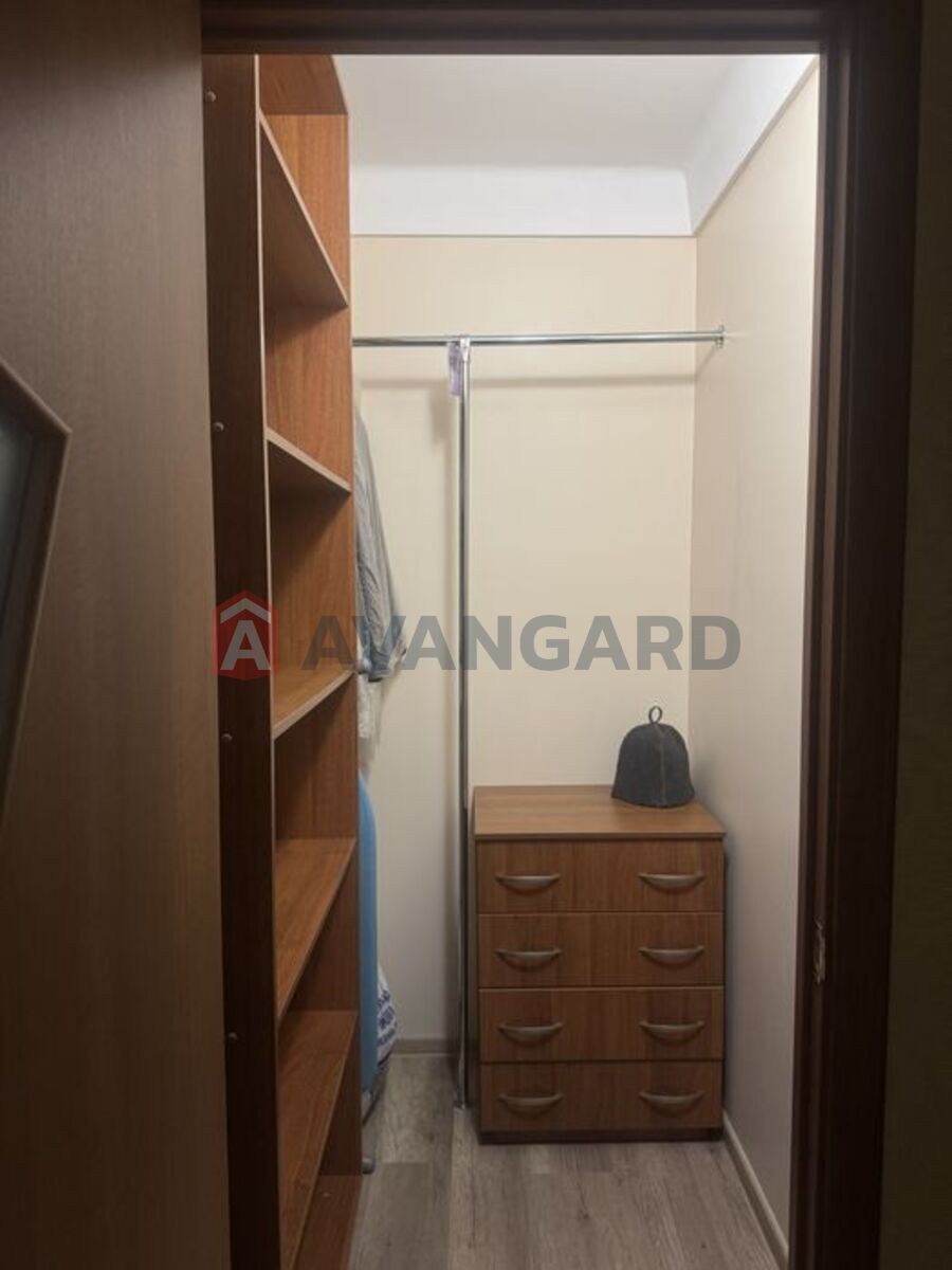 3 ��. ��������, 68/-/8 ��. �., 1/9 ������ ���� 5