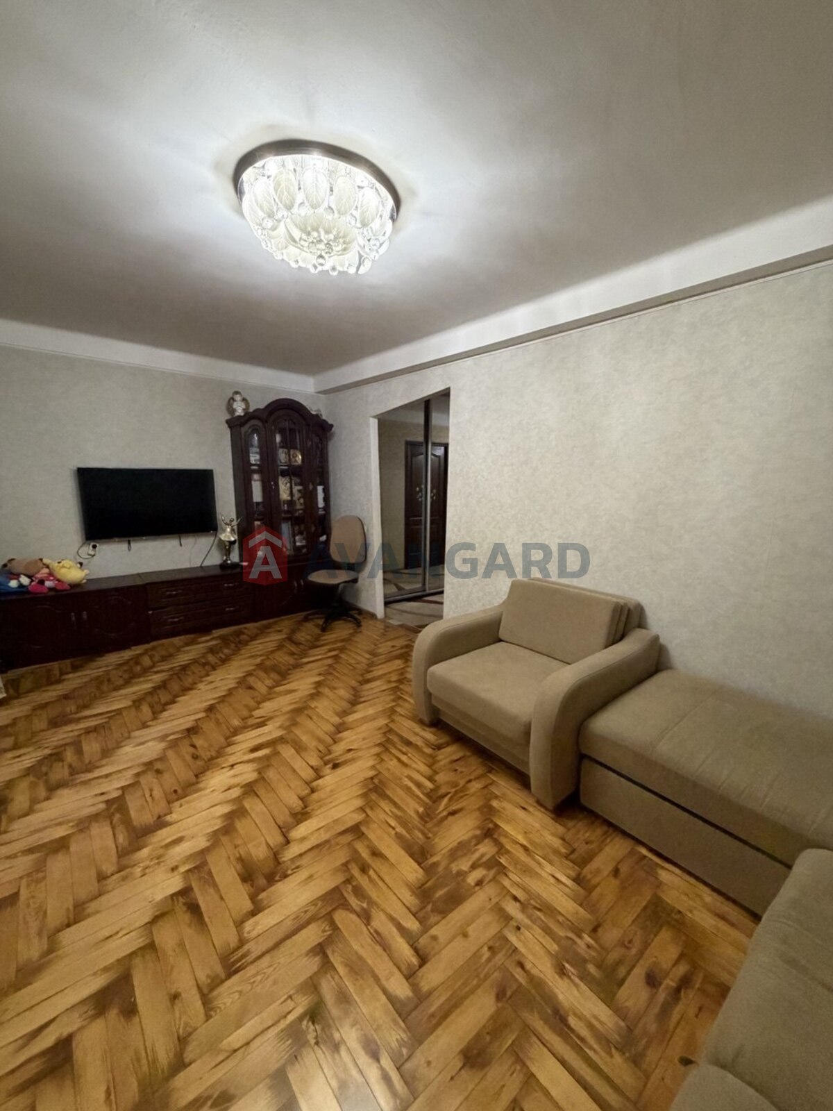 2 ����. ��������, 51/28/7 ��. �., 1/9 ���� ���� 9