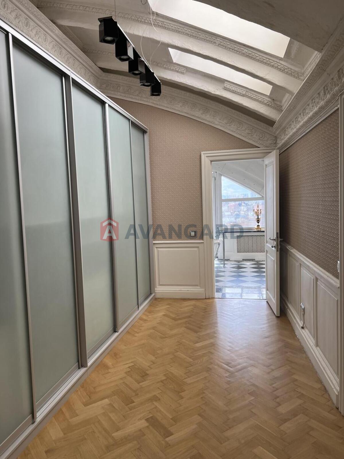 3 ��. ��������, 144/53/25 ��. �., 9/10 ������ ���� 3