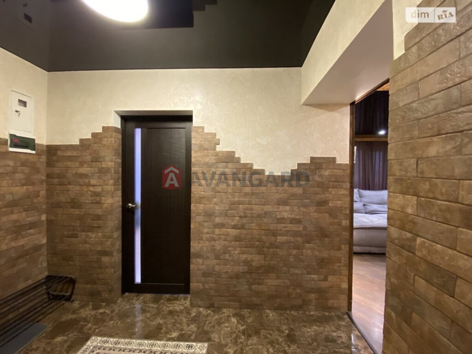 3 ��. ��������, 98/67/14 ��. �., 1/5 ������ ���� 17