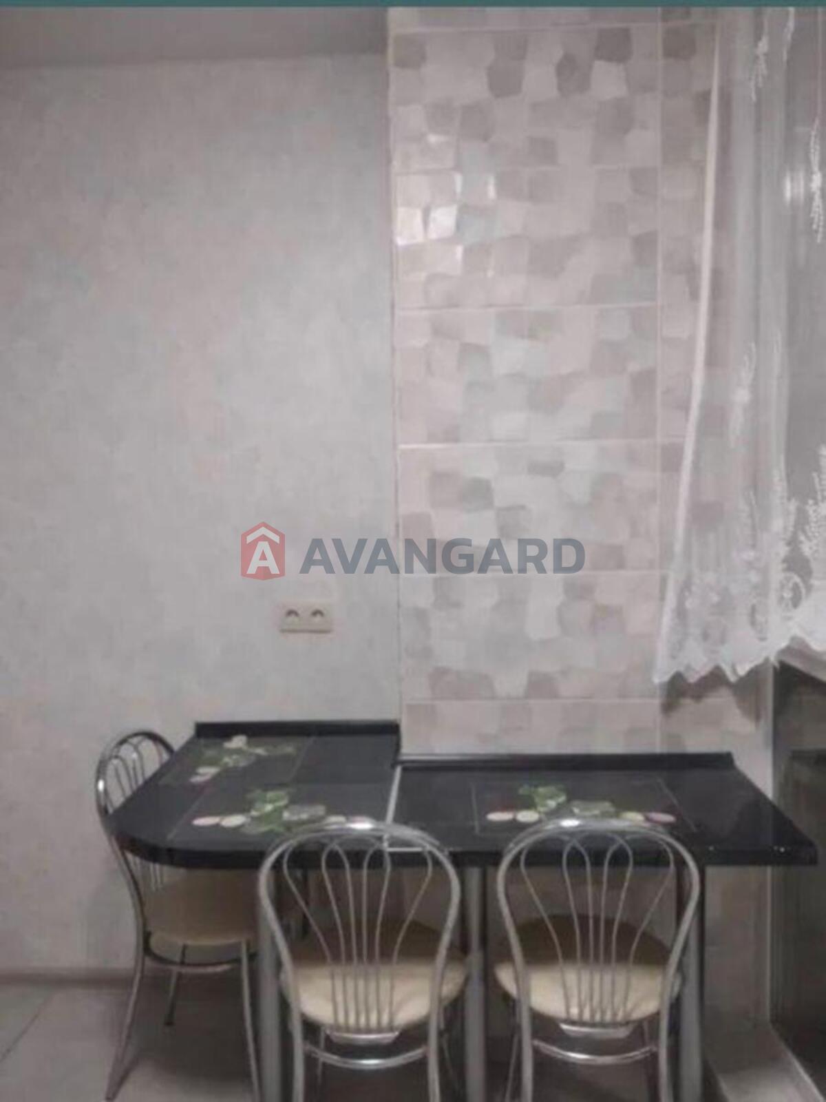 1 ��. ��������, 28/-/8 ��. �., 1/12 ������ ���� 4