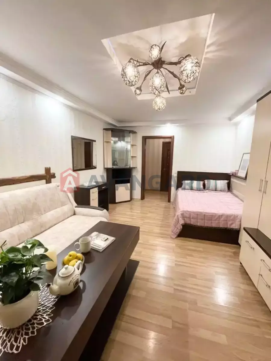 3 ��. ��������, 68/39/8 ��. �., 9/9 ������ ���� 4