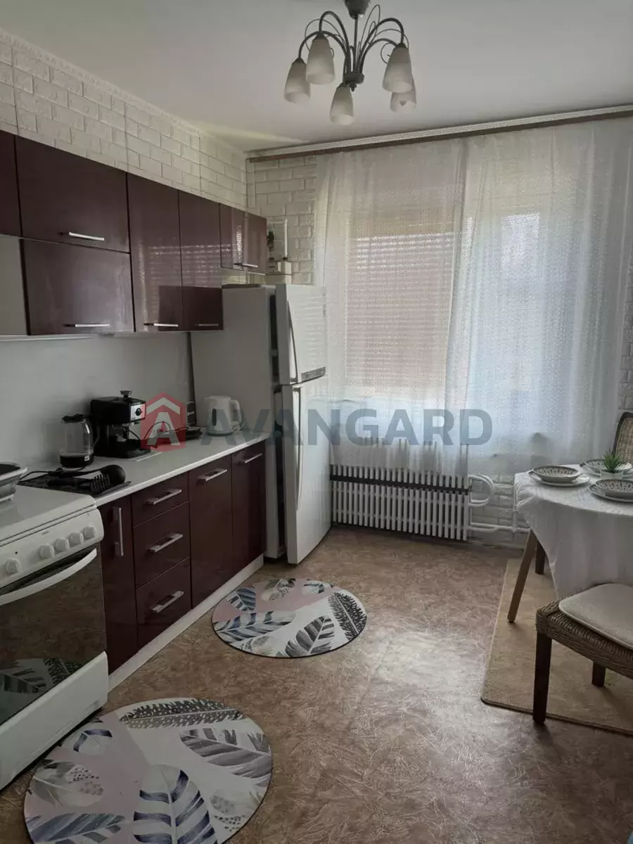 4 ��. ��������, 82/-/12 ��. �., 10/10 ������ ���� 2