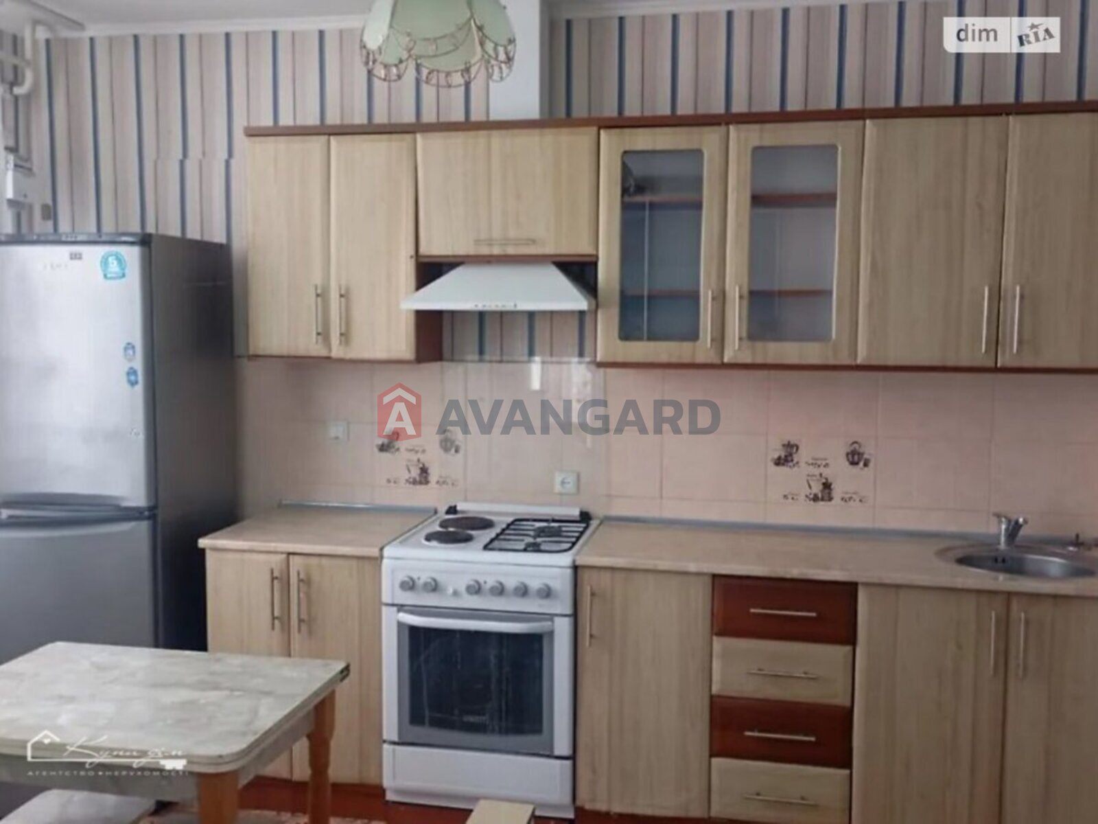 1 ��. ��������, 39/21/9 ��. �., 3/4 ������ ���� 4