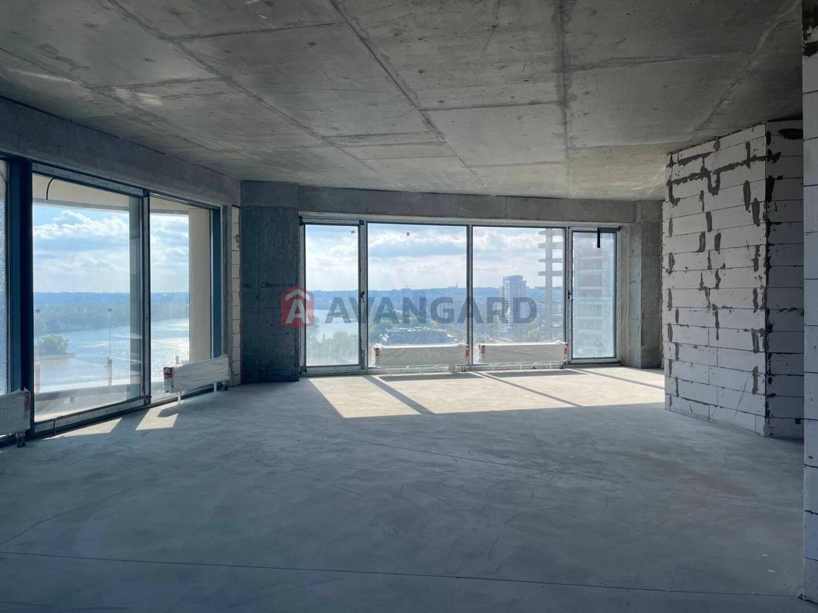 3 ��. ��������, 95/-/20 ��. �., 13/31 ������ ���� 12