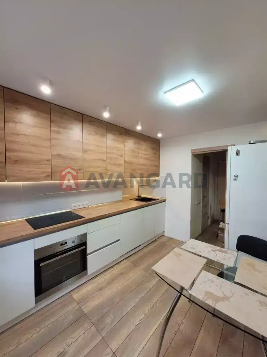 3 ����. ��������, 70/42/10 ��. �., 4/12 ���� ���� 1