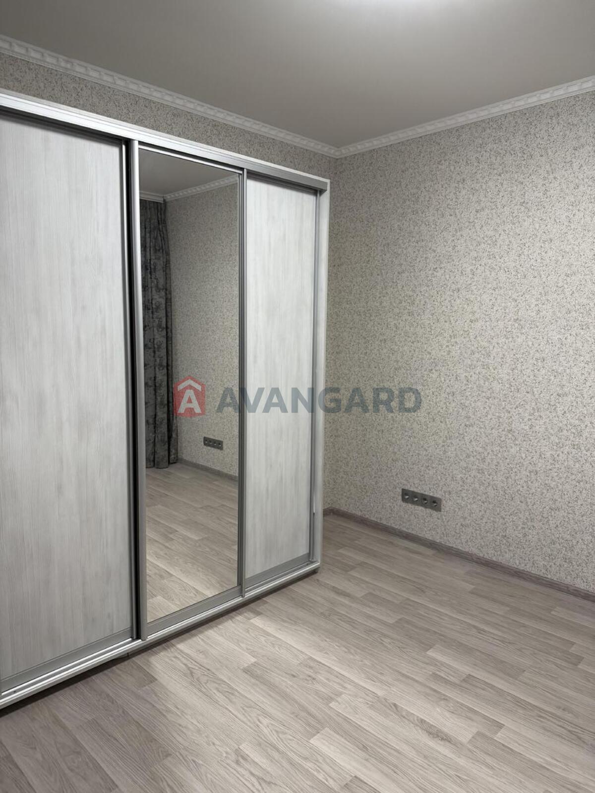 1 ��. ��������, 22/18/3 ��. �., 2/4 ������ ���� 2