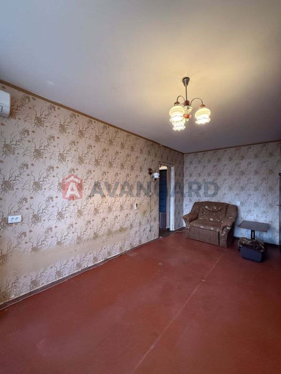 1 ��. ��������, 33/-/9 ��. �., 8/10 ������ ���� 8