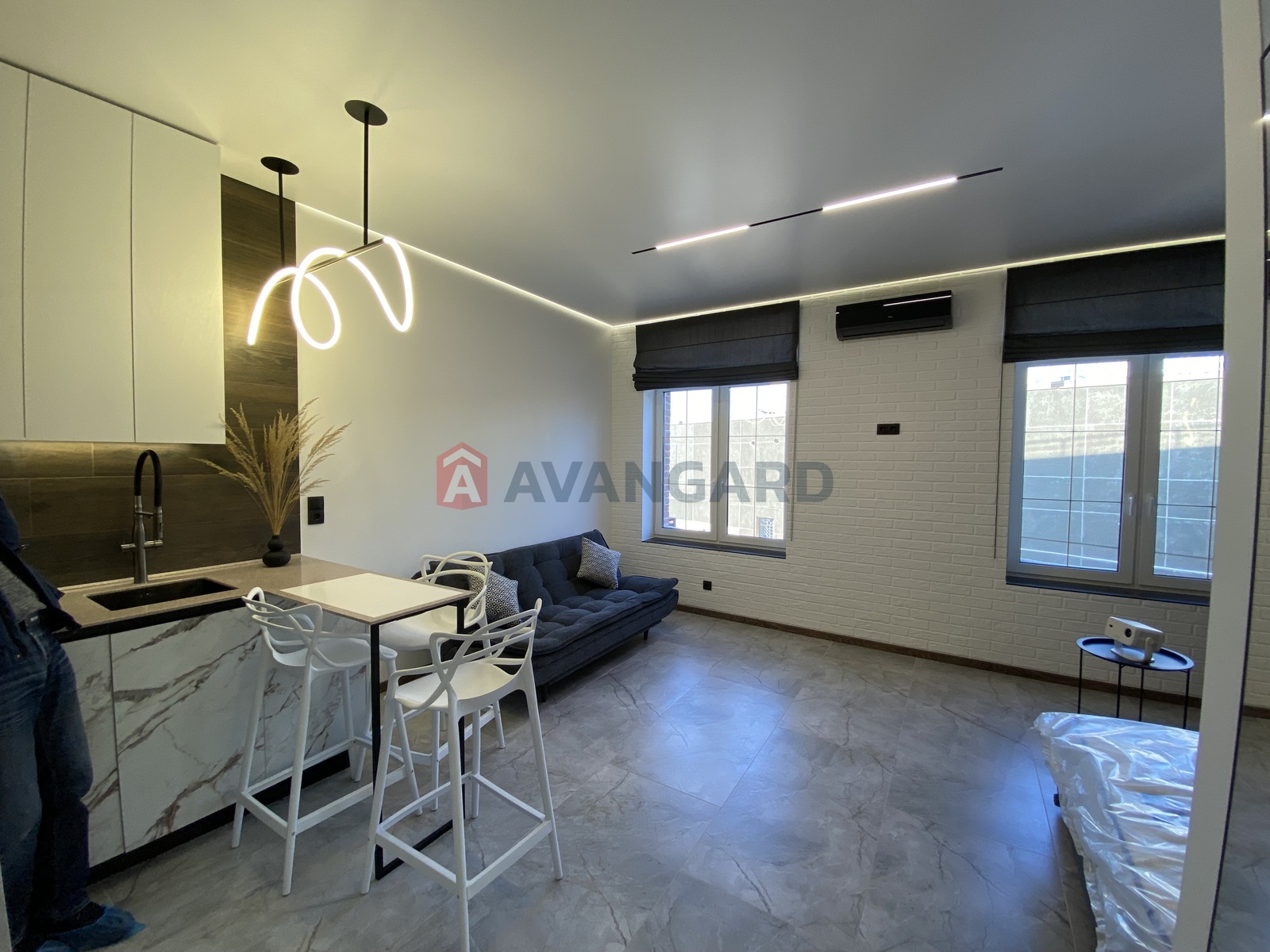 1 ����. ��������, 29.6/26.2/3.4 ��. �., 7/8 ���� ���� 15