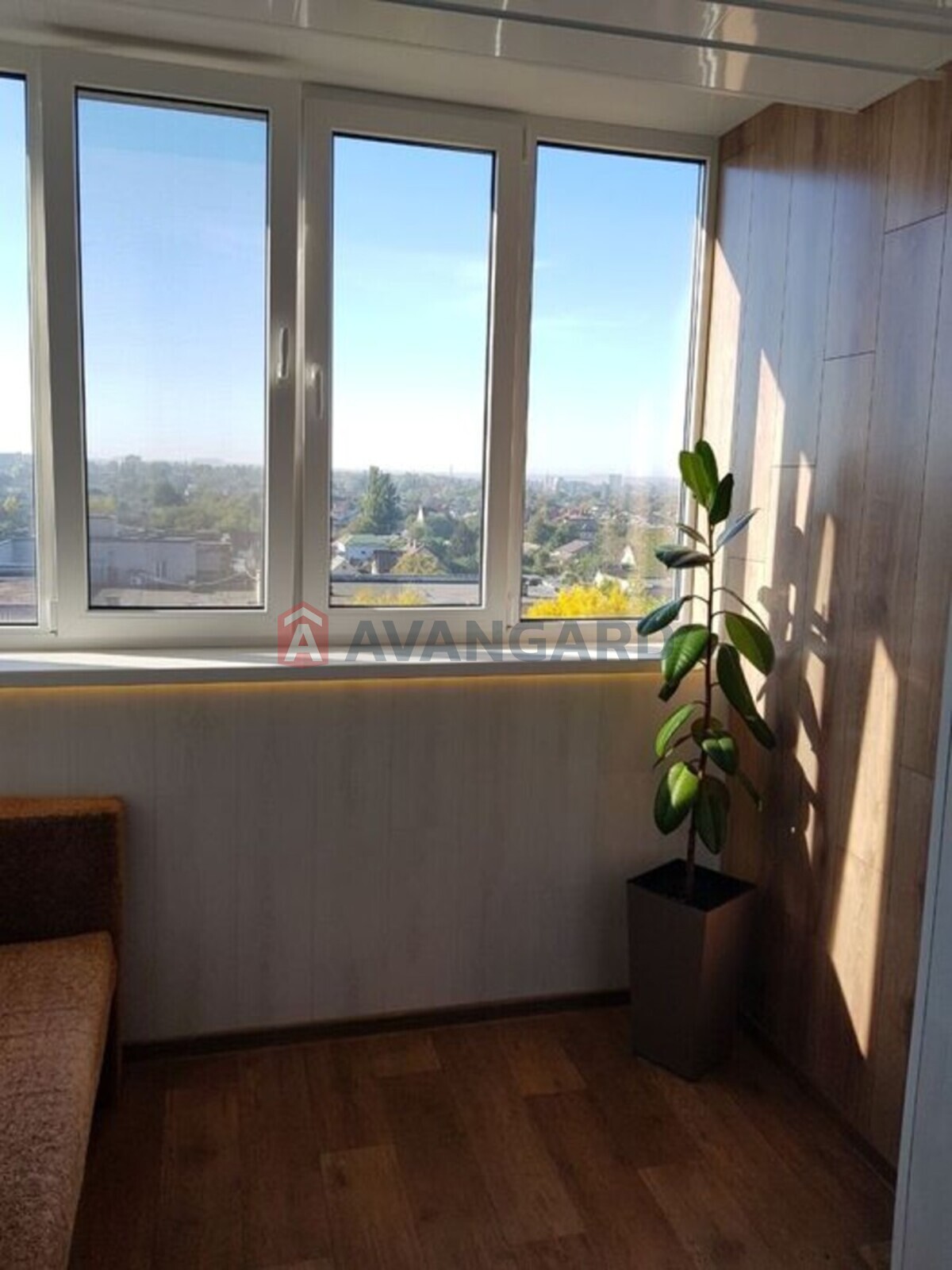 3 ��. ��������, 65/-/10 ��. �., 8/9 ������ ���� 12