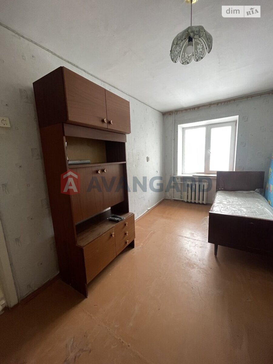 2 ��. ��������, 46/28/6 ��. �., 4/5 ������ ���� 10