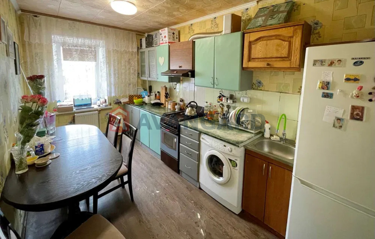 4 ��. ��������, 76/-/11 ��. �., 9/10 ������ ���� 6