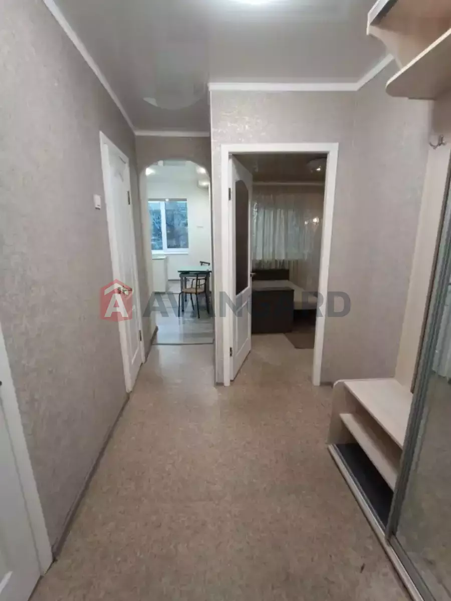 1 ��. ��������, 43/24/8 ��. �., 3/12 ������ ���� 15