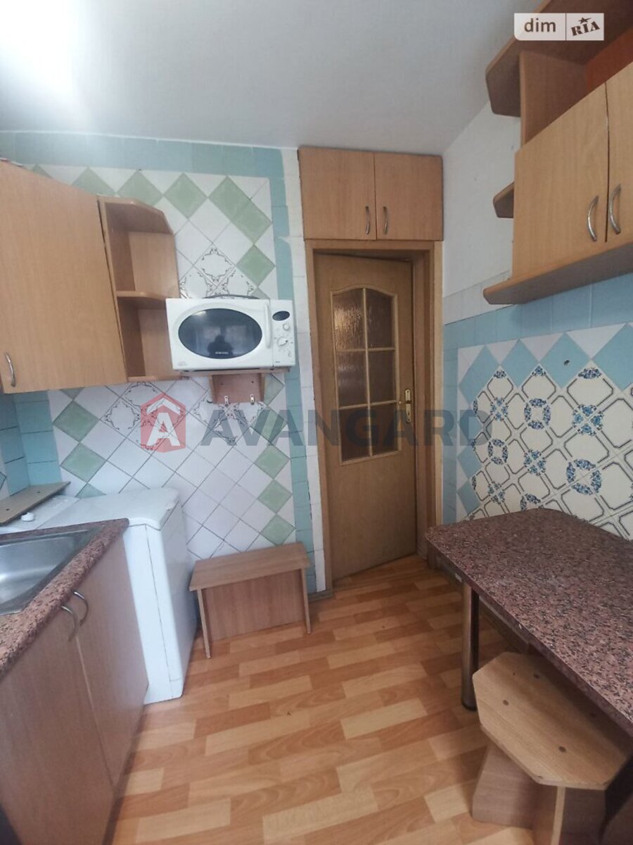 4 ��. ��������, 60/43/5 ��. �., 2/5 ������ ���� 15