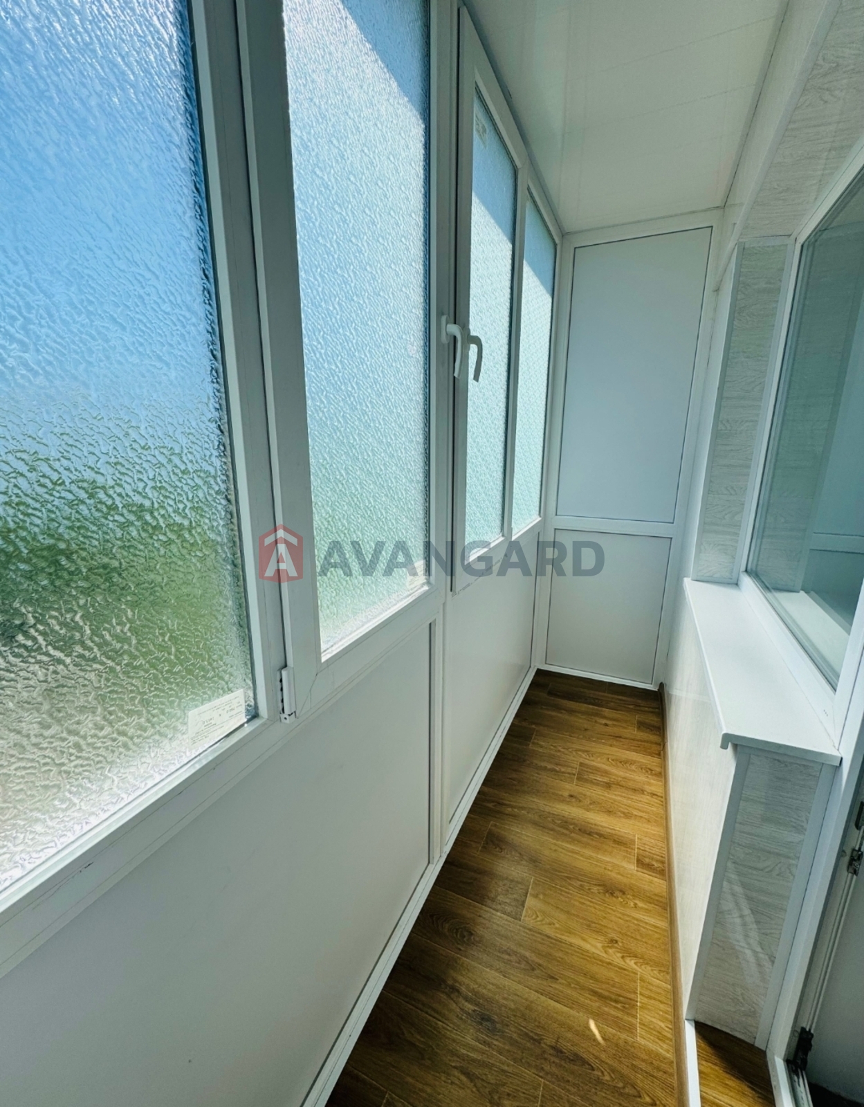 1 ��. ��������, 32.07/16.48/5.83 ��. �., 4/5 ������ ���� 8