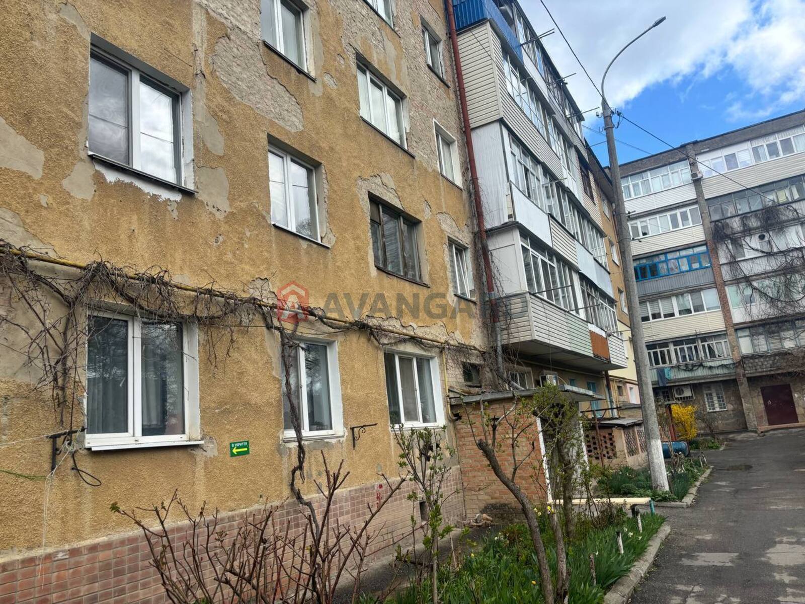 3 ��. ��������, 60/42/6 ��. �., 1/5 ������ ���� 9