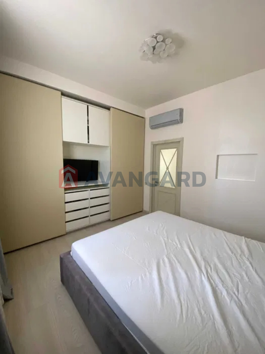 3 ����. ��������, 92/60/16 ��. �., 18/22 ���� ���� 12