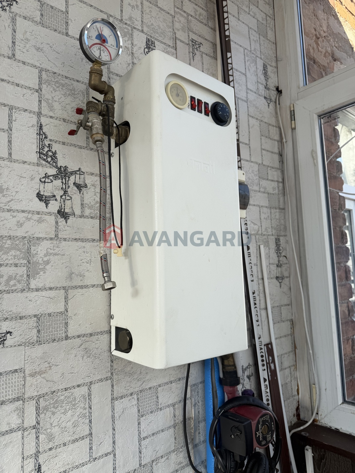 2 ��. ��������, 50,5/27,8/6,3 ��. �., 3/3 ������ ���� 13