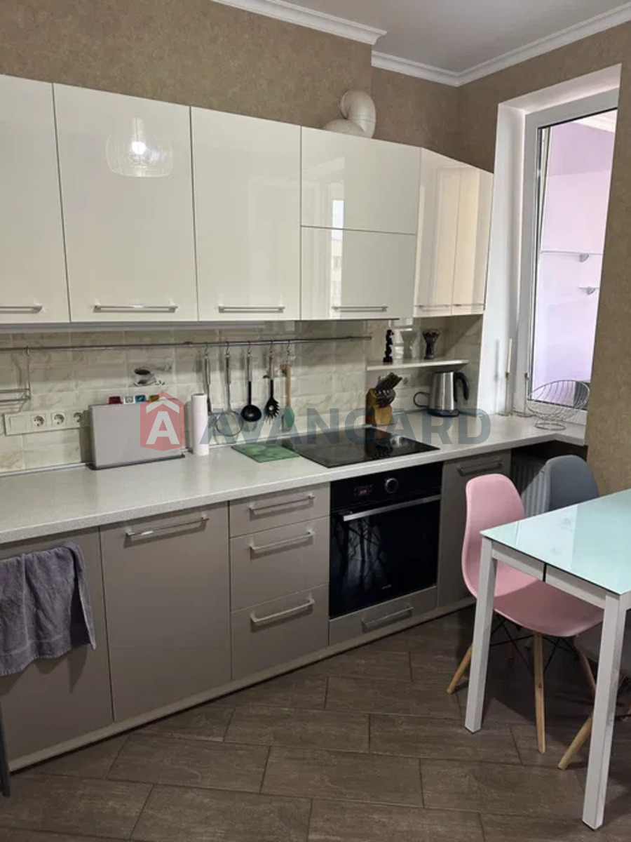 1 ����. ��������, 49/21.7/10 ��. �., 15/25 ���� ���� 20