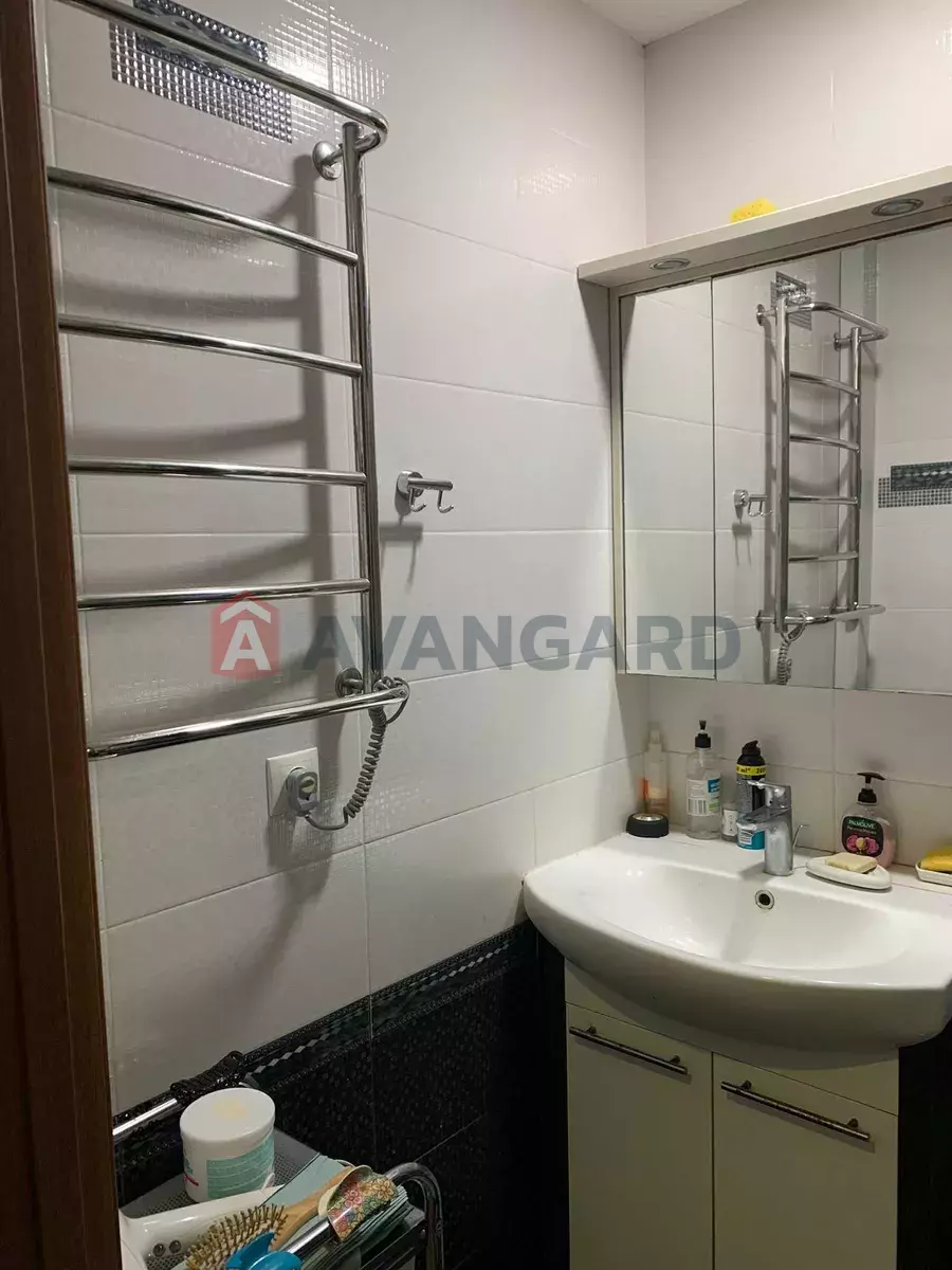 3 ��. ��������, 63/-/60 ��. �., 2/9 ������ ���� 9