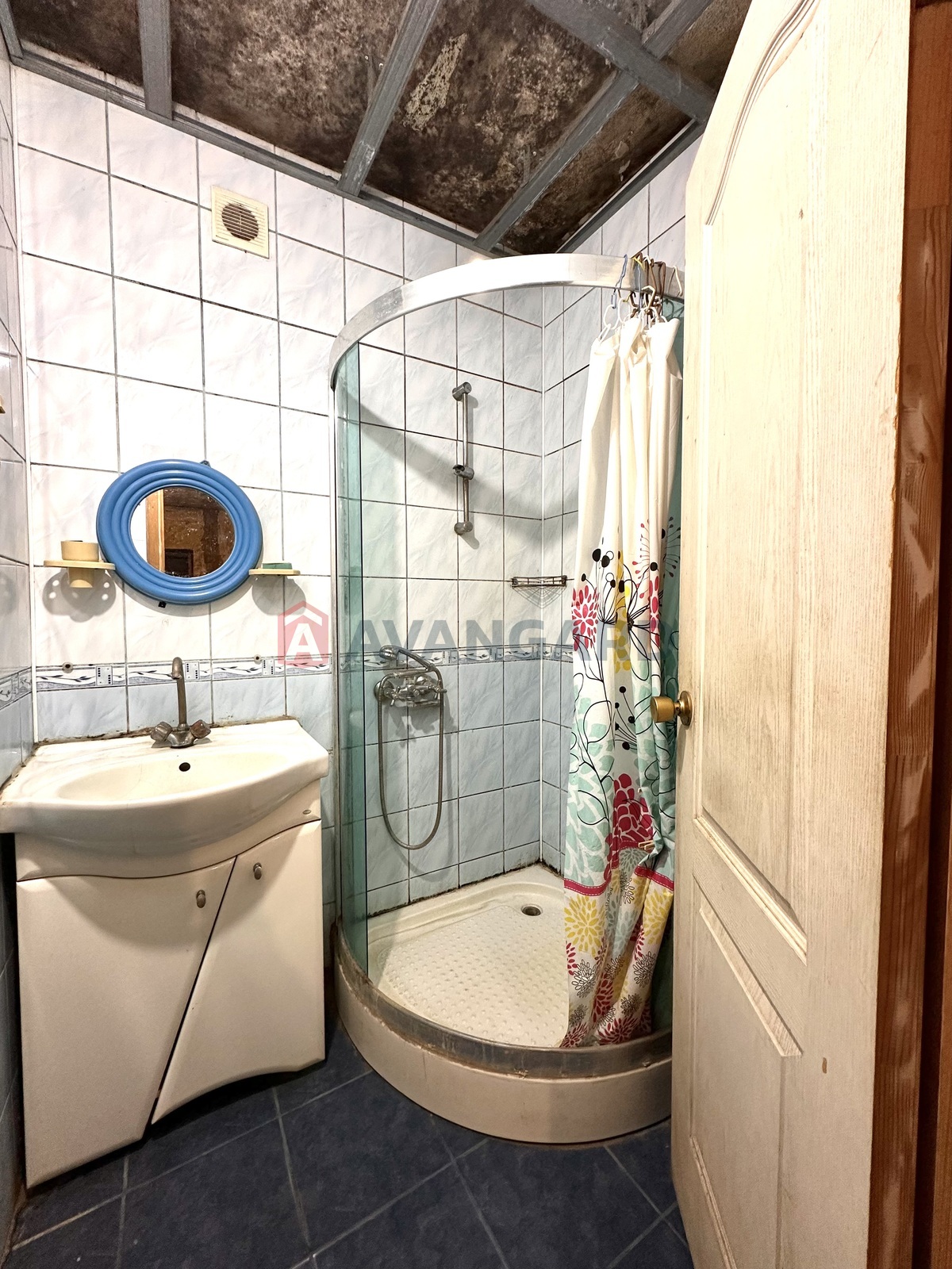 4 ��. ��������, 79,4/9,6/46,3 ��. �., 4/4 ������ ���� 6