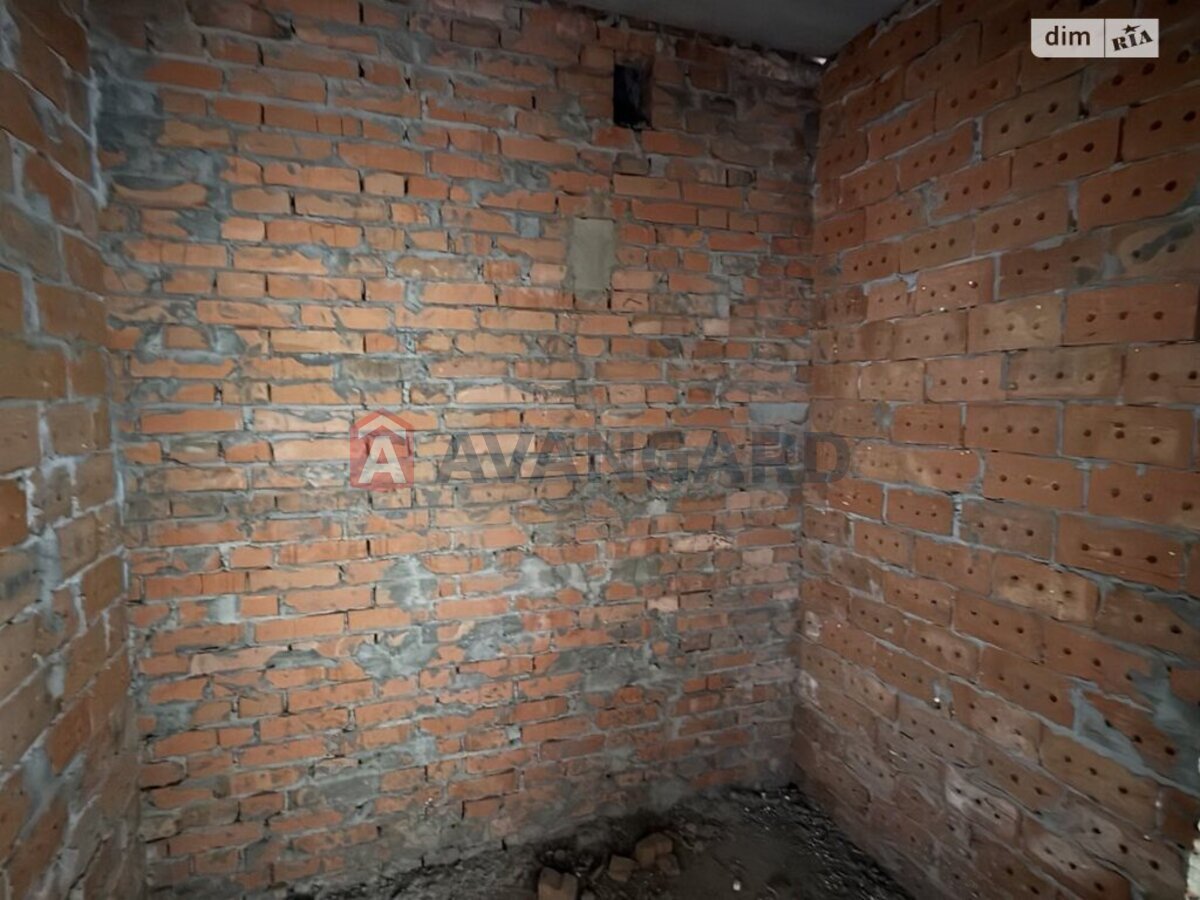 2 ��. ��������, 64/34/18 ��. �., 9/12 ������ ���� 8