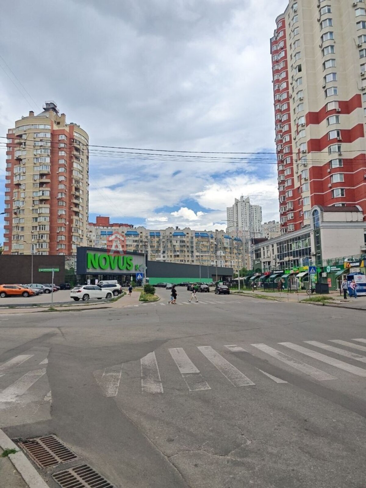 2 ����. ��������, 54/30/8 ��. �., 10/10 ���� ���� 28