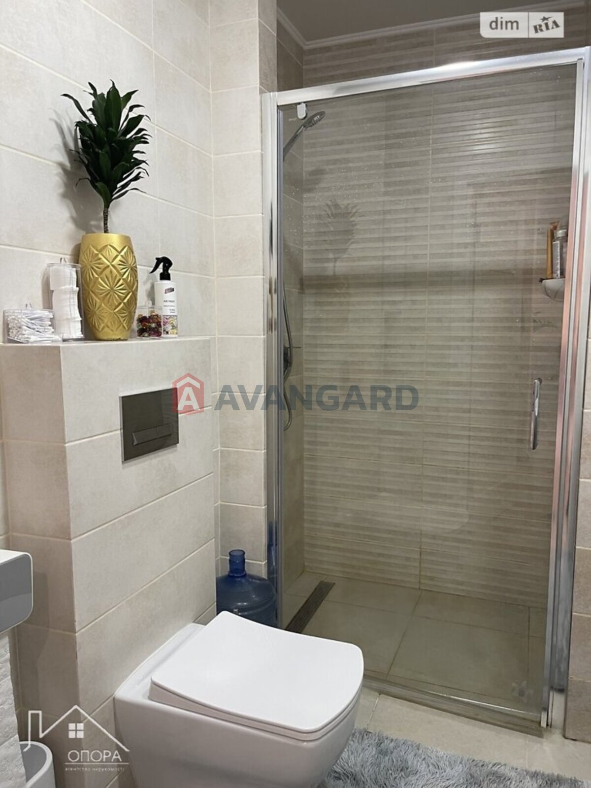 3 ��. ��������, 118/41/40 ��. �., 8/10 ������ ���� 22