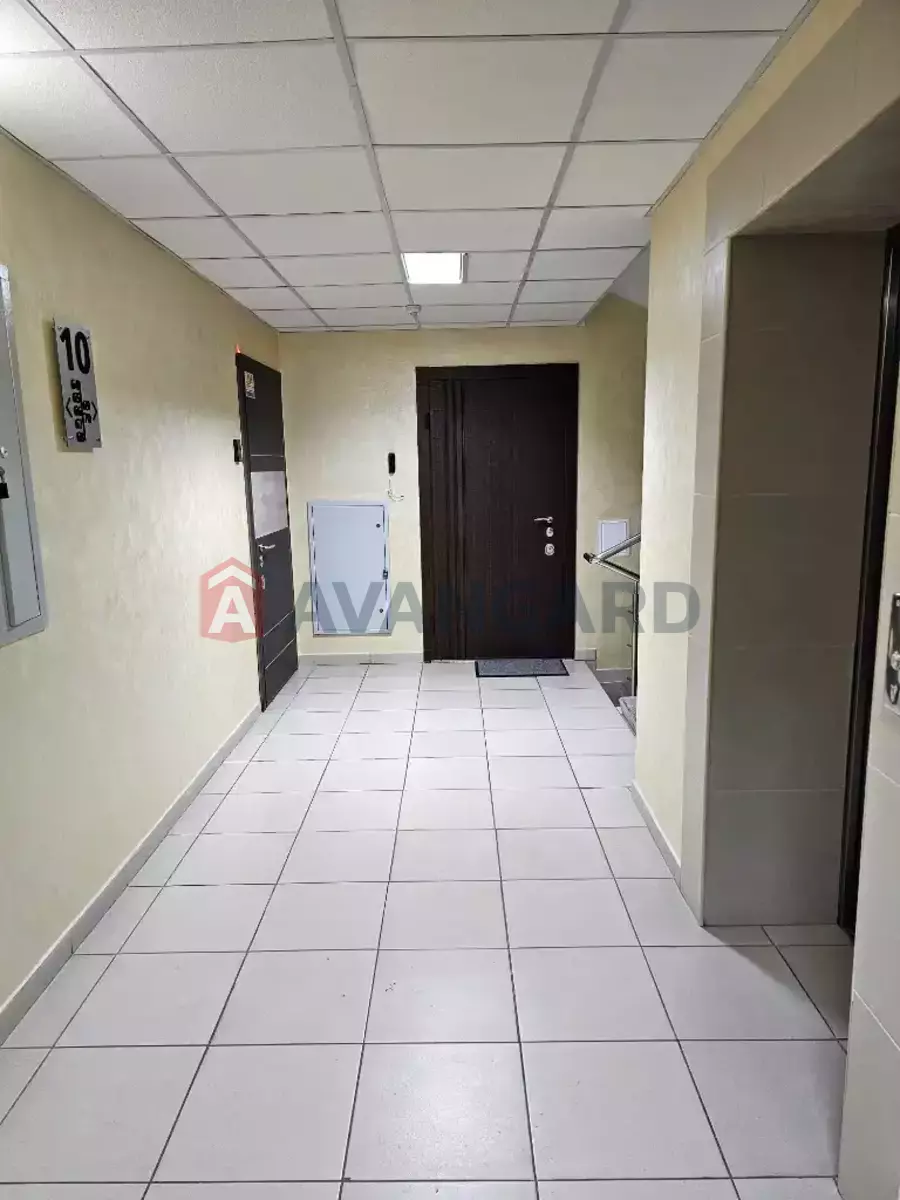 3 ��. ��������, 107/73/18 ��. �., 10/10 ������ ���� 11