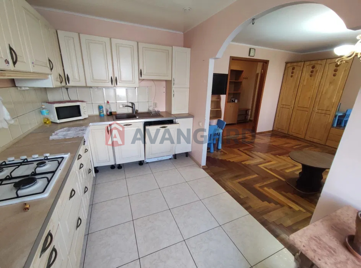 3 ��. ��������, 70/-/25 ��. �., 4/9 ������ ���� 1