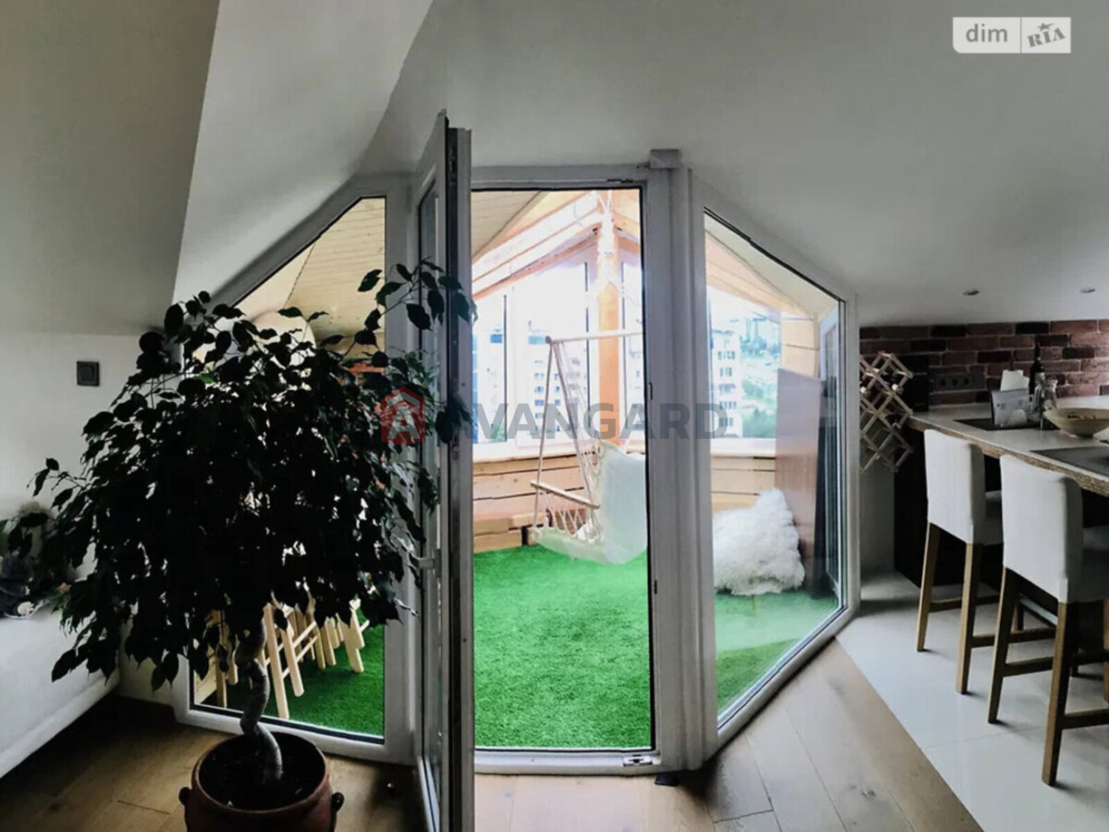 3 ��. ��������, 105/-/20 ��. �., 10/11 ������ ���� 7