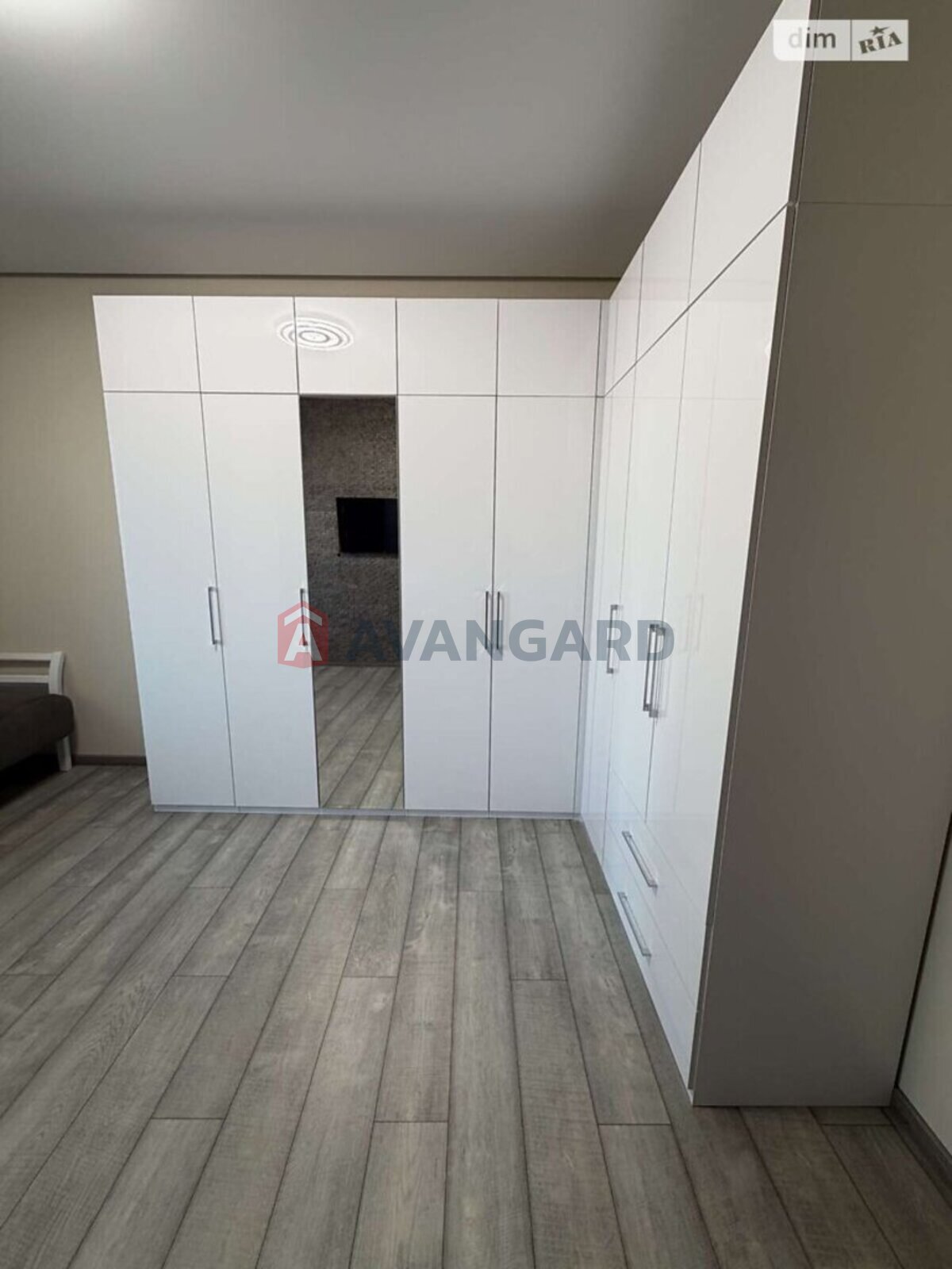 3 ��. ��������, 70/70/- ��. �., 2/5 ������ ���� 13