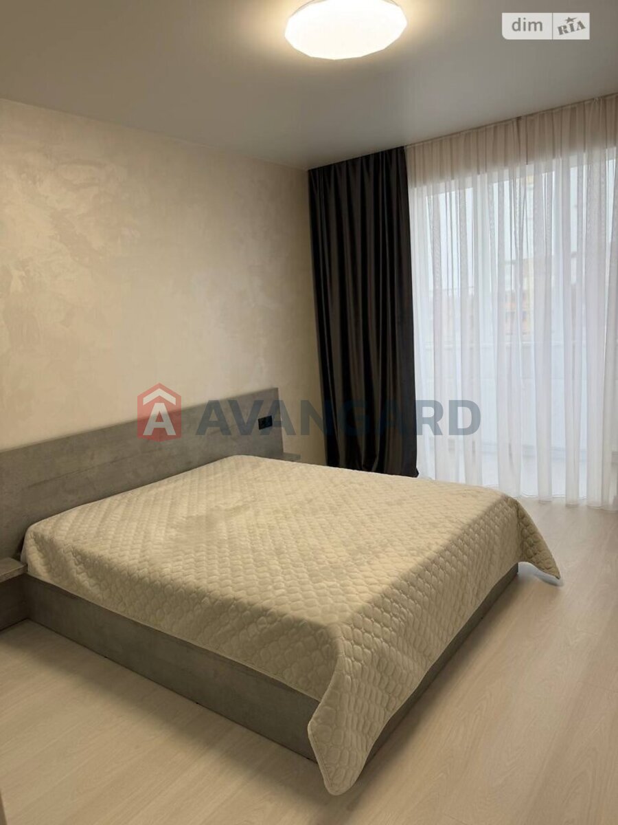 3 ��. ��������, 91/57/18 ��. �., 9/9 ������ ���� 11