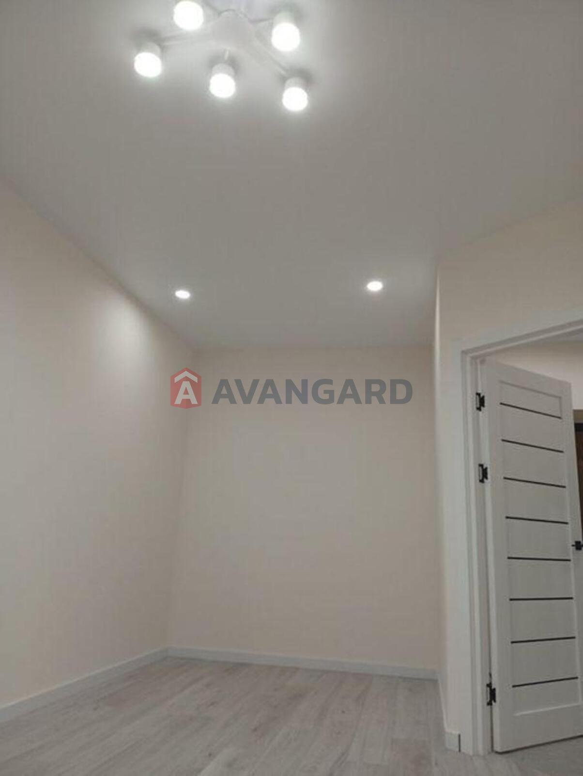 1 ��. ��������, 38/-/10 ��. �., 7/10 ������ ���� 12