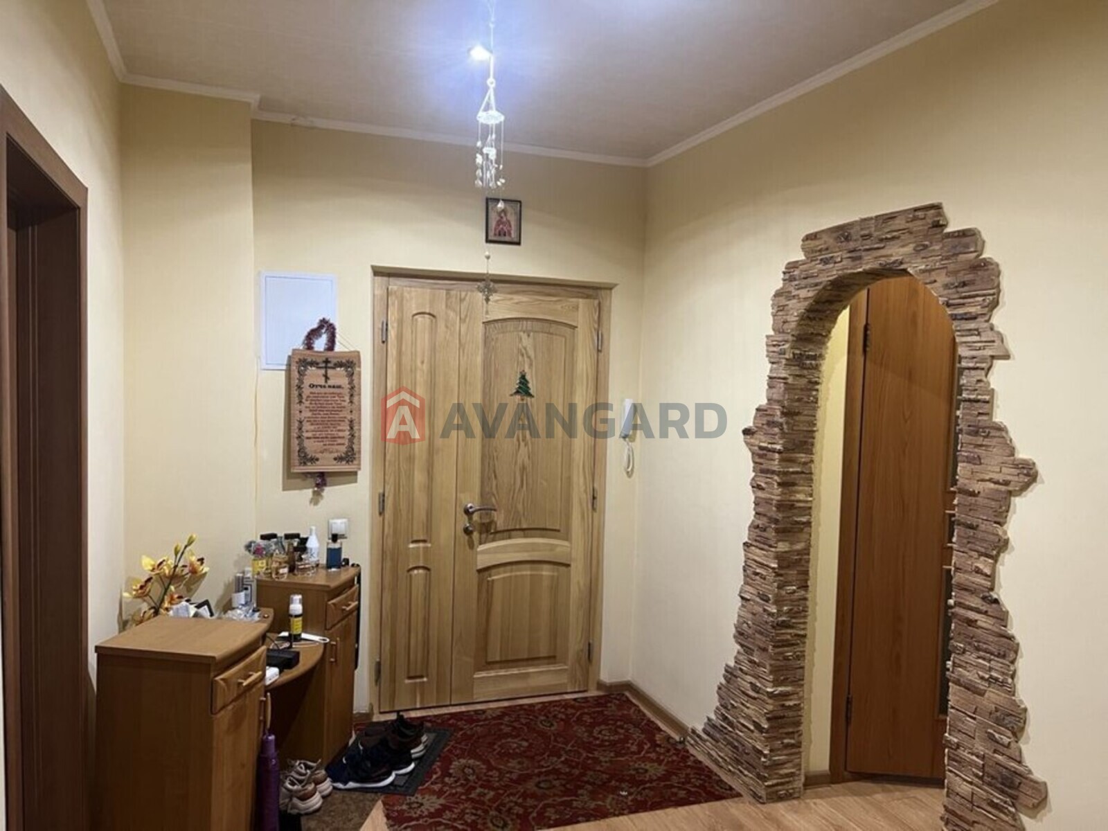 3 ��. ��������, 75/-/9 ��. �., 2/4 ������ ���� 10