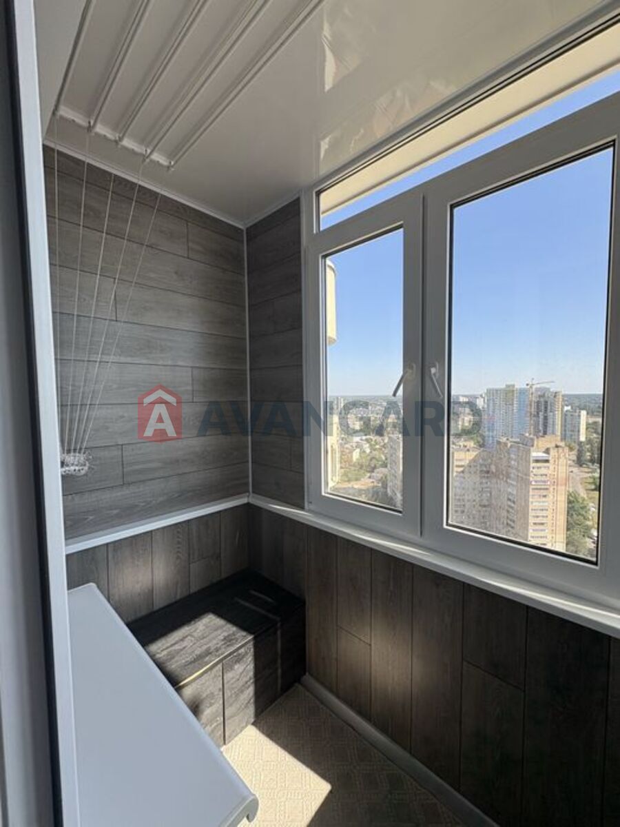 3 ��. ��������, 72/-/10 ��. �., 24/33 ������ ���� 14