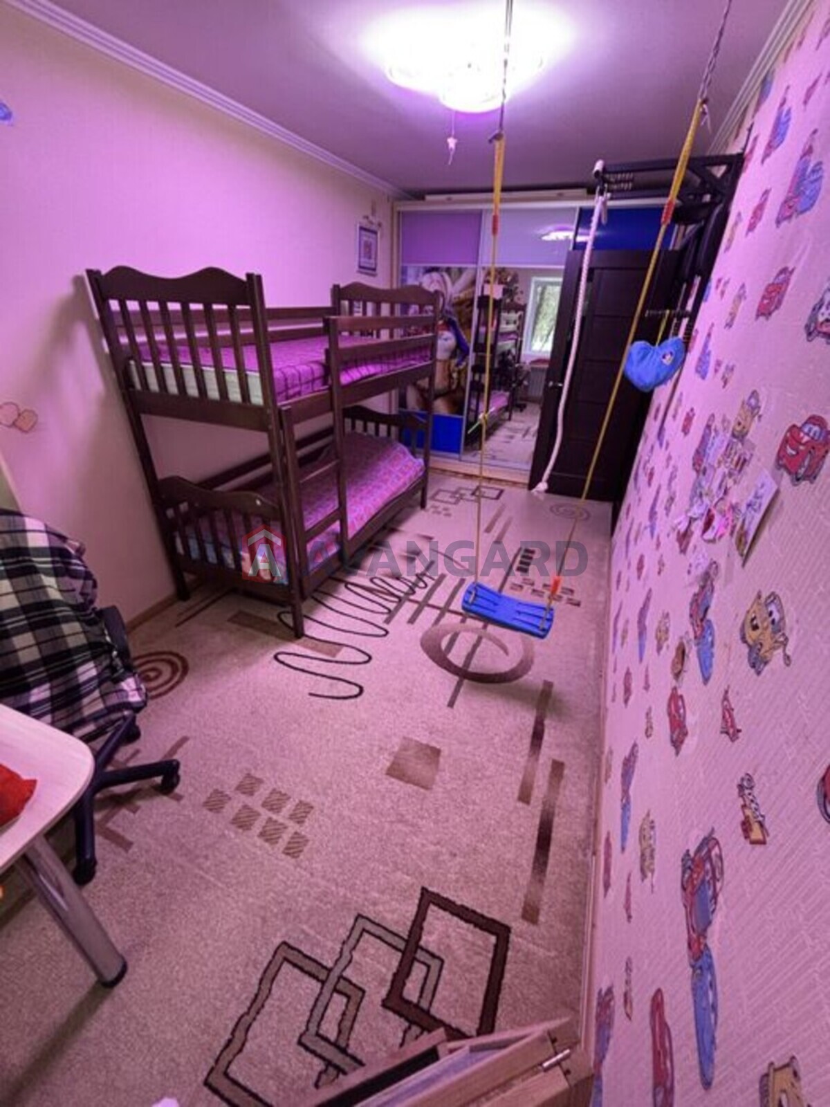 3 ��. ��������, 64/-/28 ��. �., 3/5 ������ ���� 6