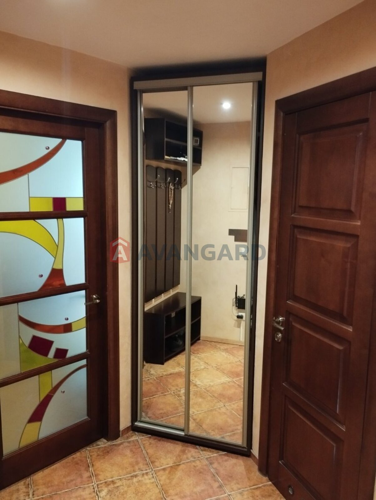 2 ����. ��������, 46/28/7 ��. �., 3/5 ���� ���� 19