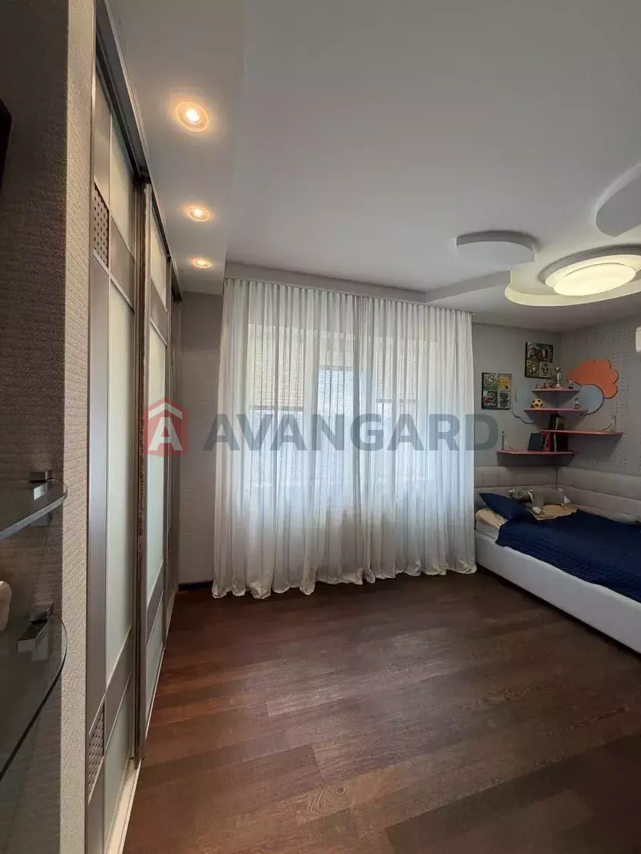 3 ��. ��������, 111/-/- ��. �., 8/10 ������ ���� 7