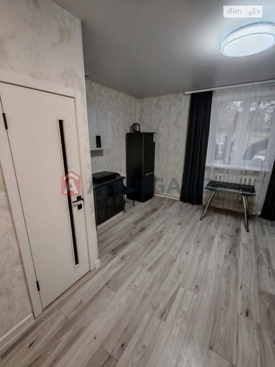 1 ��. ��������, 28/-/5 ��. �., 1/2 ������ ���� 1