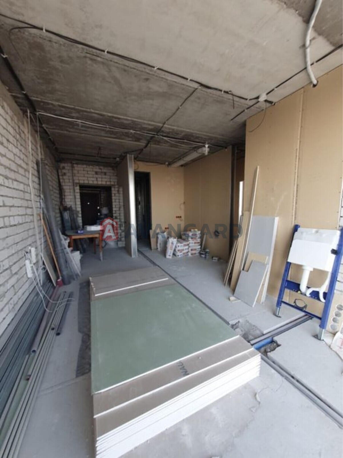 3 ����. ��������, 58/-/10 ��. �., 10/20 ���� ���� 15