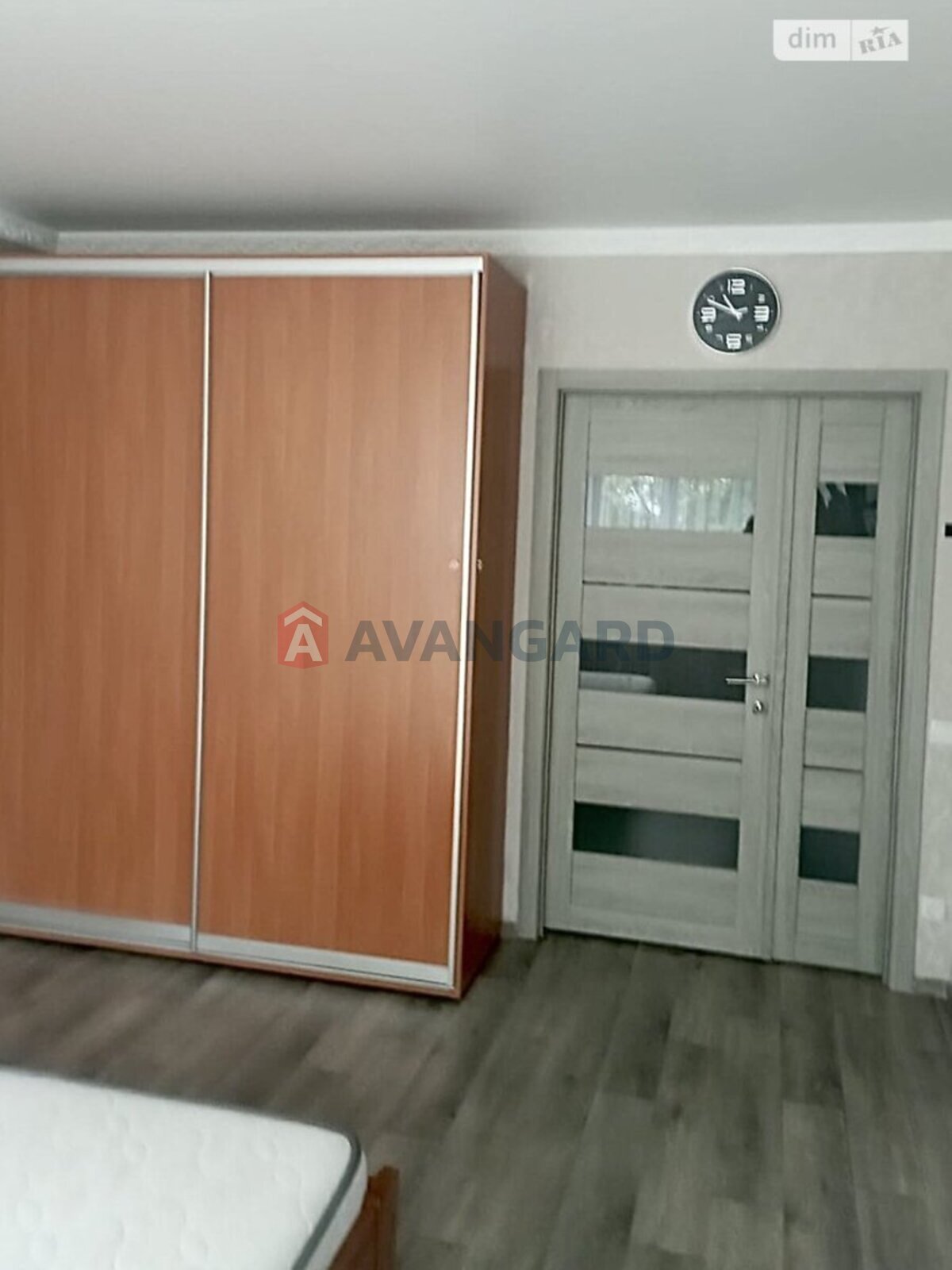 3 ����. ��������, 63/-/8 ��. �., 2/9 ���� ���� 8