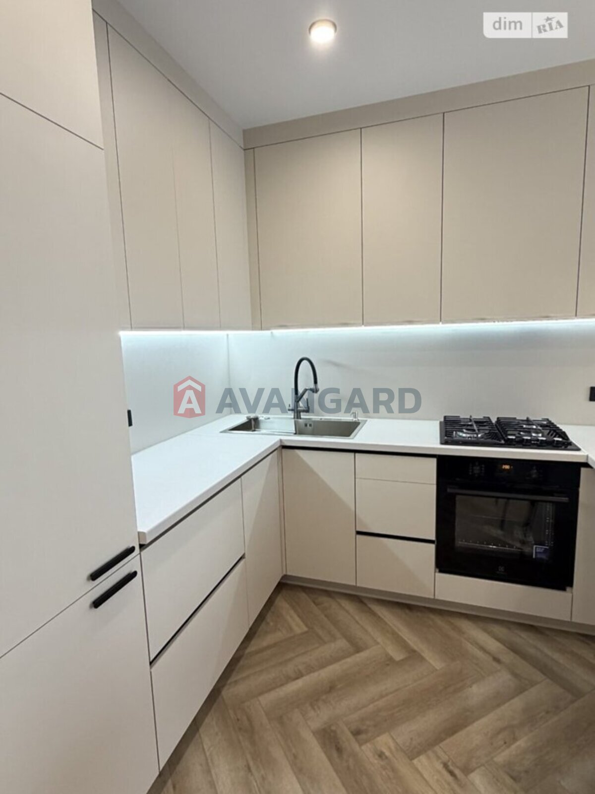 2 ��. ��������, 72/-/- ��. �., 2/10 ������ ���� 9