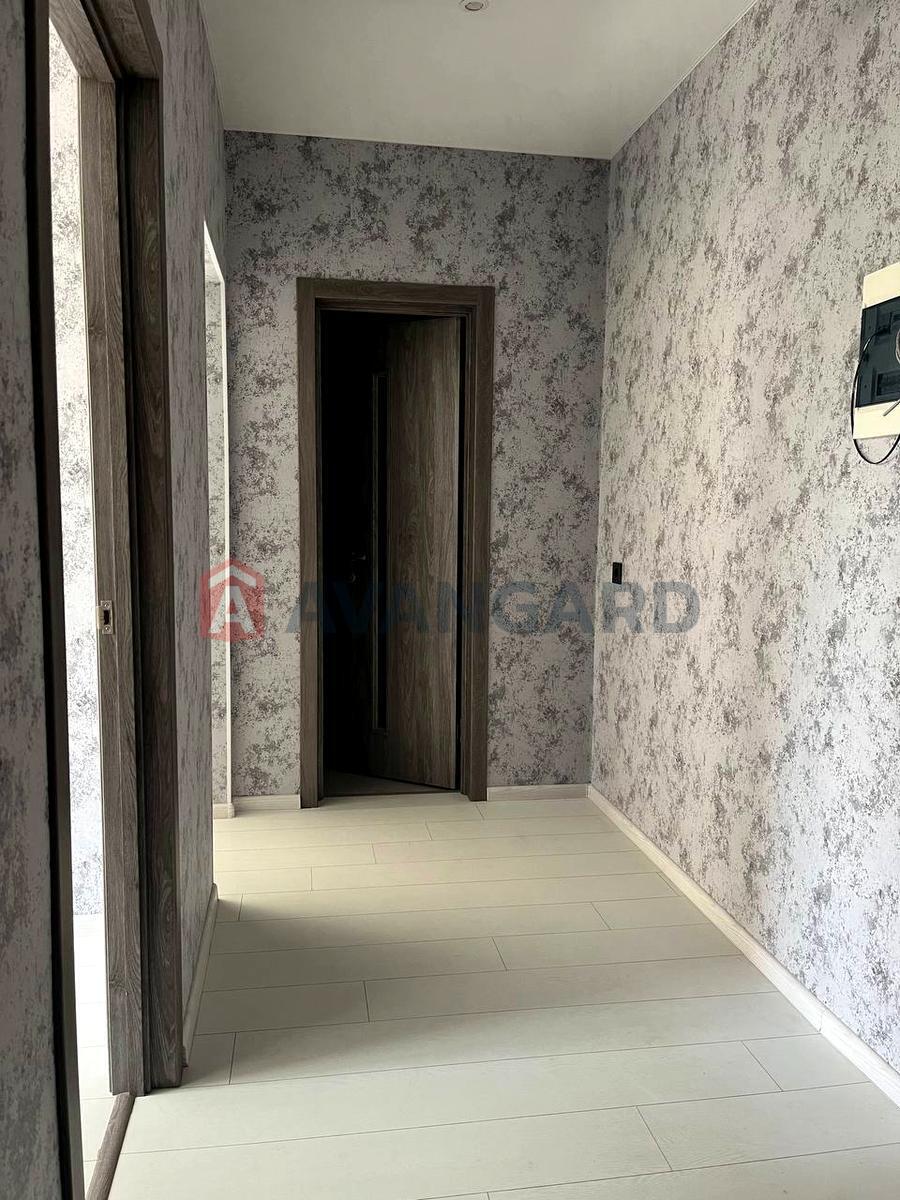 1 ��. ��������, 38.9 / 15.1 / 13.6 ��. �., 3/10 ������ ���� 12