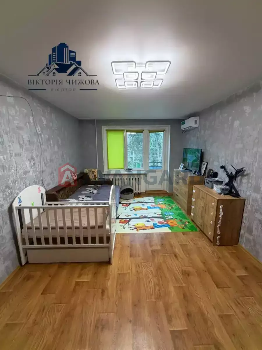 1 ����. ��������, 30/18/5 ��. �., 3/9 ���� ���� 8